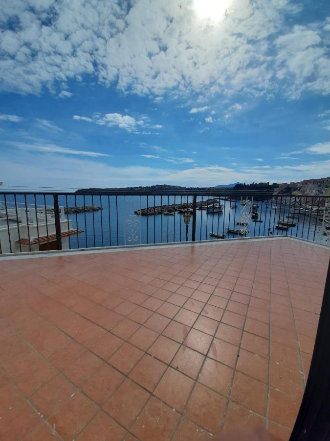 Apartamento Residenza Mena Marina Corricella Procida Exterior foto